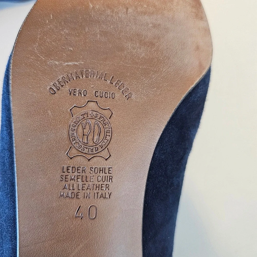 Carvela blue velvet womens loafers gold embroidered‎ toe italy classy old money
